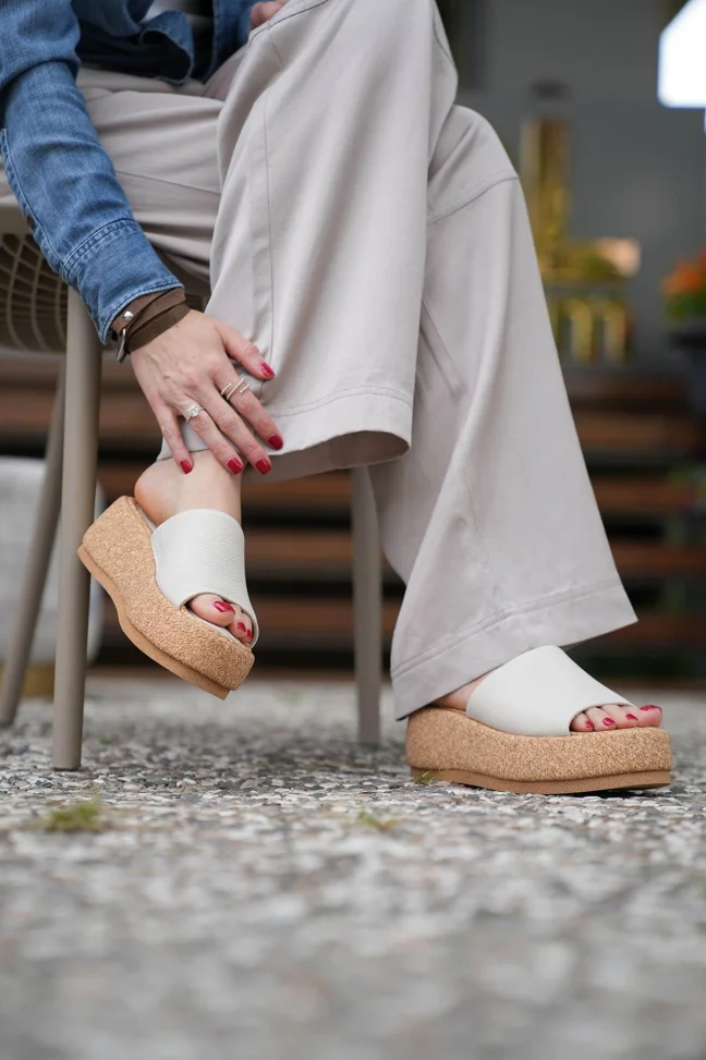 SKK-041 Ecru Leather Women's Slippers