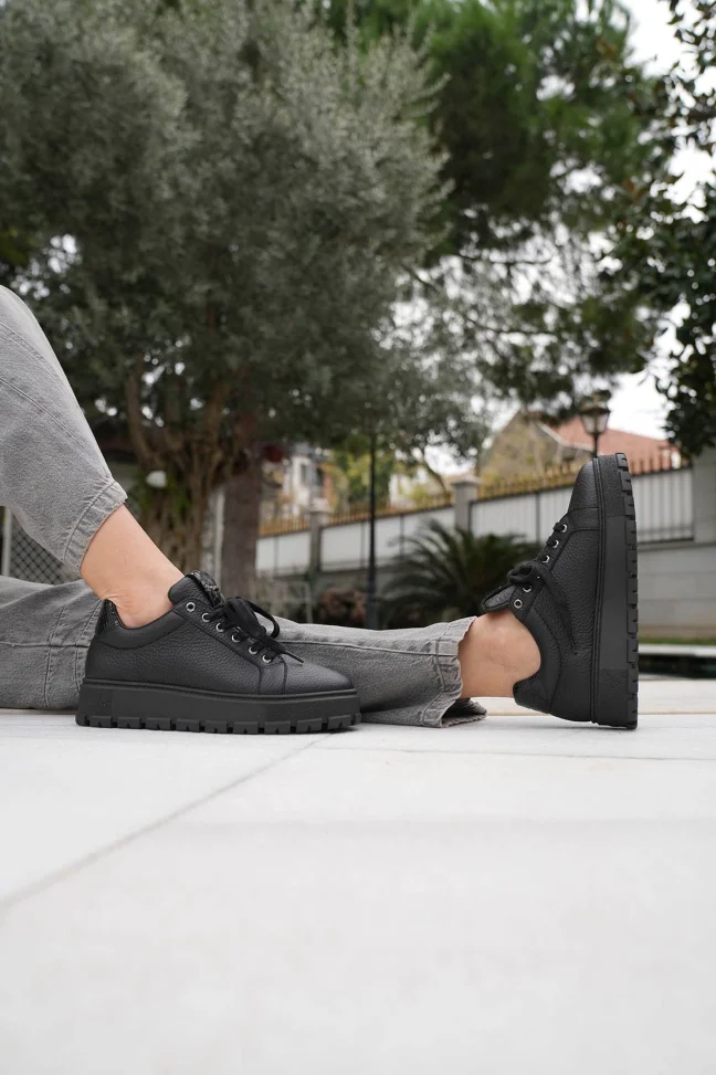 SKS-042 Black Leather Women's Sneakers